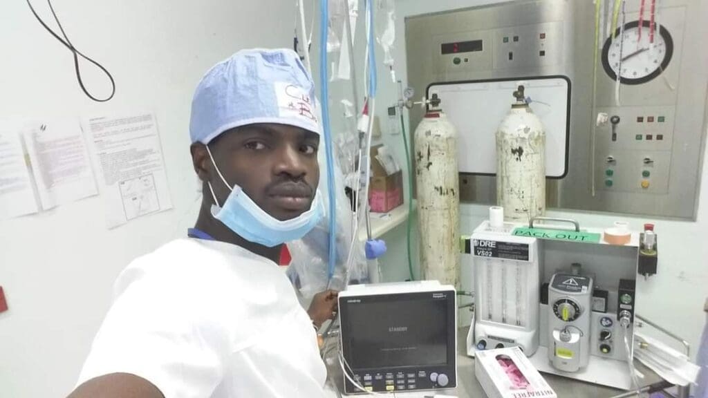 Clement Nana Yaw Adjei Appiah Anokye with equipment and oxygen Making healthcare better